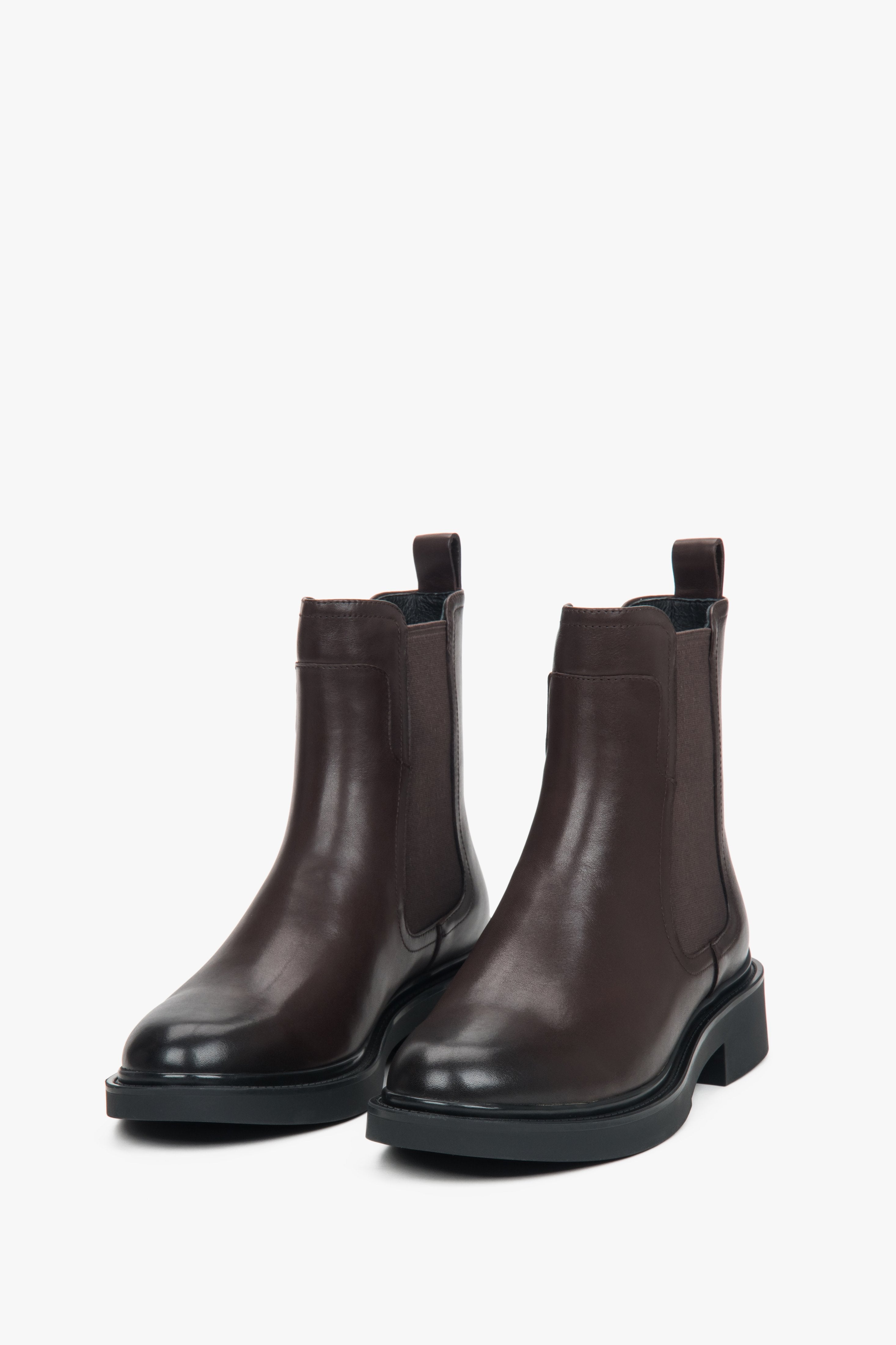 Women's classic dark brown Chelsea boots with light insulation Estro.