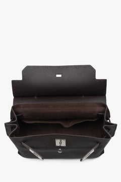 Estro women’s dark brown leather satchel bag in classic design.