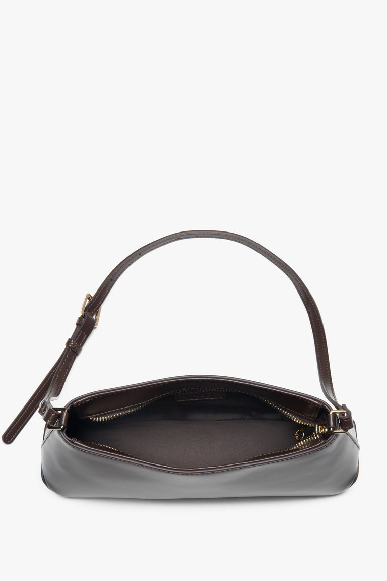 Dark brown, elegant women's shoulder bag made of natural leather, Estro.