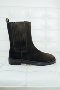 Women's Classic Dark Brown Velour Chelsea Boots with Elastic Gores Estro ER00120662.