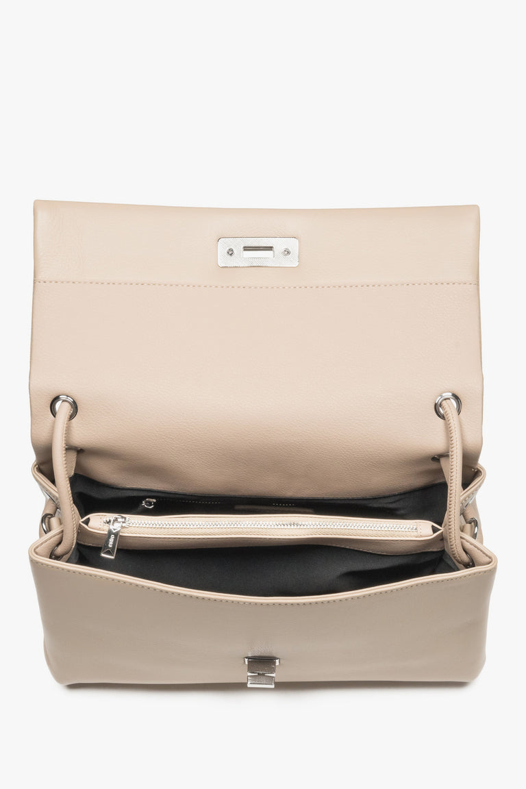 Compact beige women’s crossbody bag made of genuine leather by Estro.