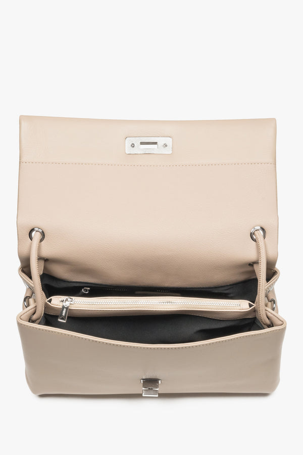 Compact beige women’s crossbody bag made of genuine leather by Estro.
