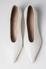 Women’s Cream Beige Leather Kitten Heels with Pointed Toe Estro ER00119754.