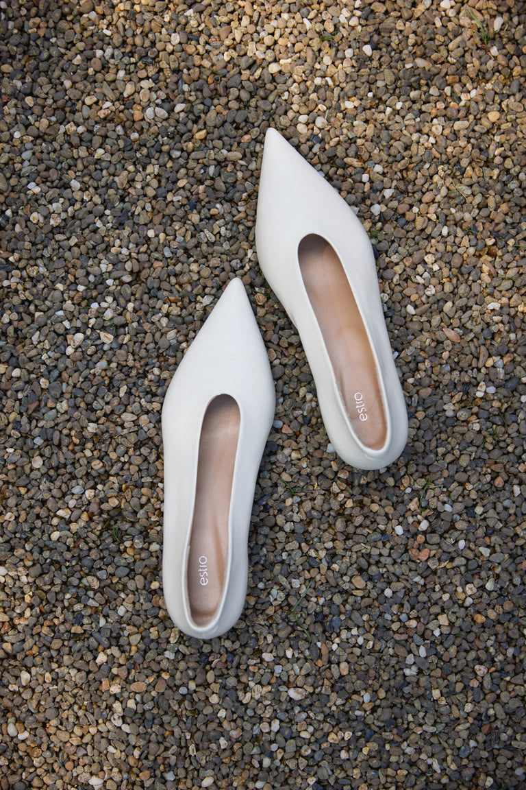 Women’s Cream Beige Leather Kitten Heels with Pointed Toe Estro ER00119754