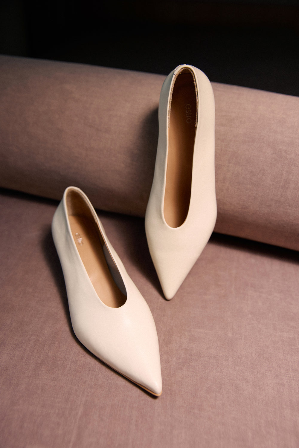 Women’s Cream Beige Leather Kitten Heels with Pointed Toe Estro ER00119754