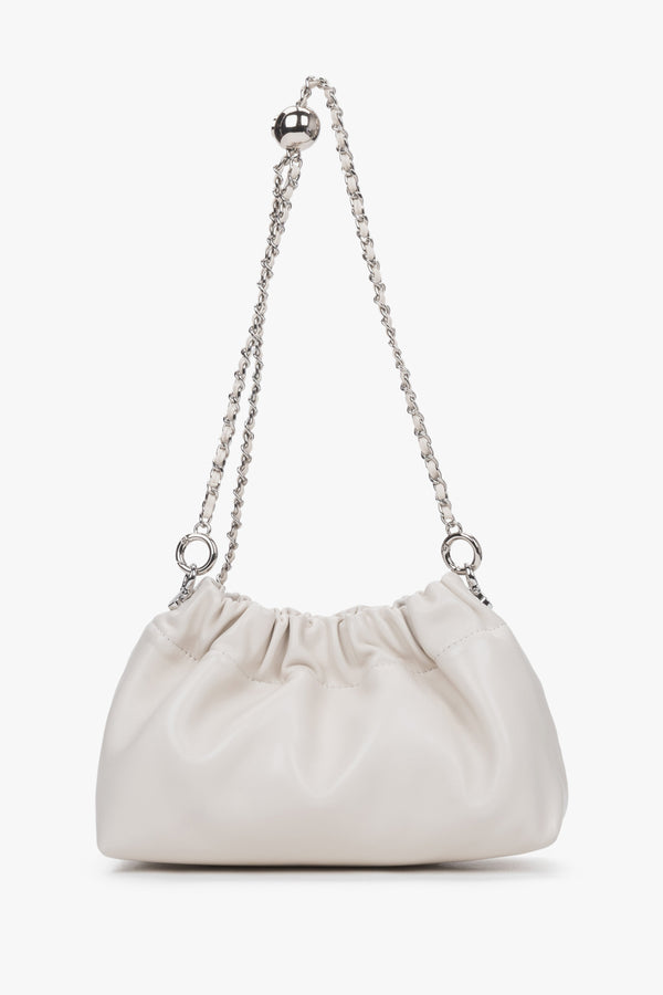Front view of women's cream beige leather shoulder bag by Estro Selection