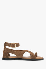Women’s Dark Beige Velour Sandals with Gold Toe Ring Estro ER00119608.
