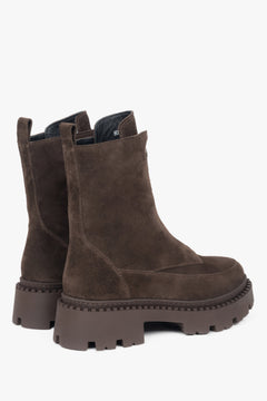 Women's ankle boots by Estro in dark brown. Made of Italian premium velour with light insulation.