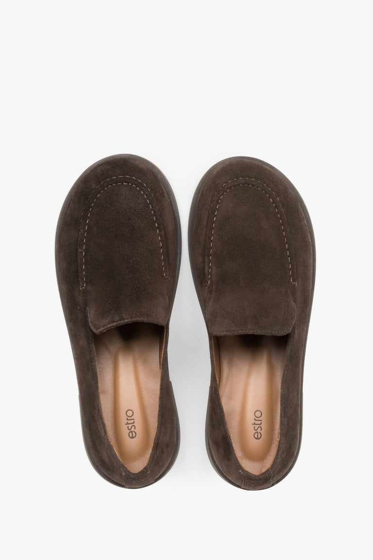 Women’s dark brown loafers in premium Italian velour with a barefoot-style wide toe line Estro.