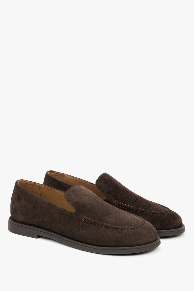 Elegant dark brown slip-on loafers with a flexible TR sole.