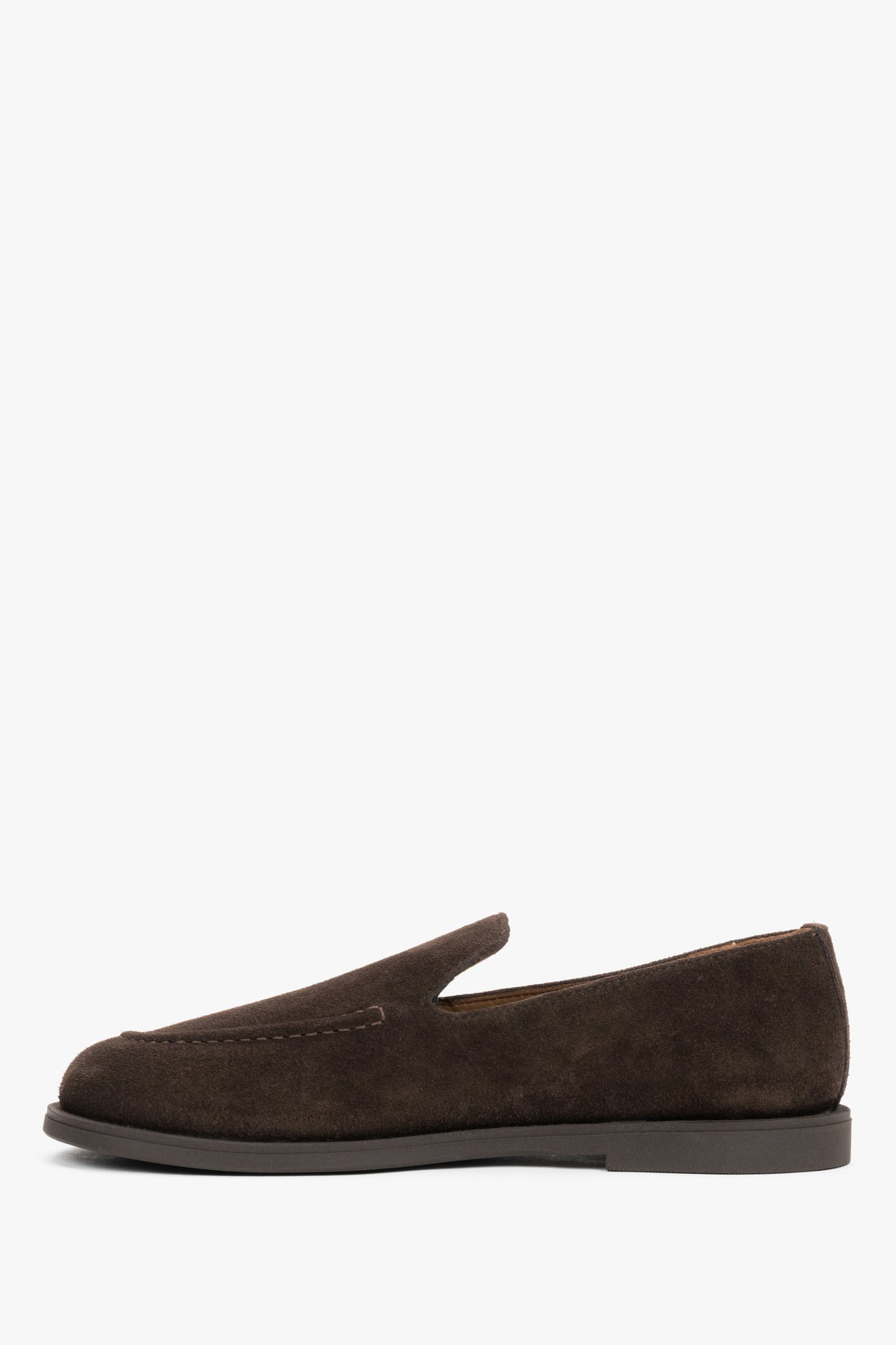 Women’s casual loafers in premium Italian velour designed for everyday comfort.