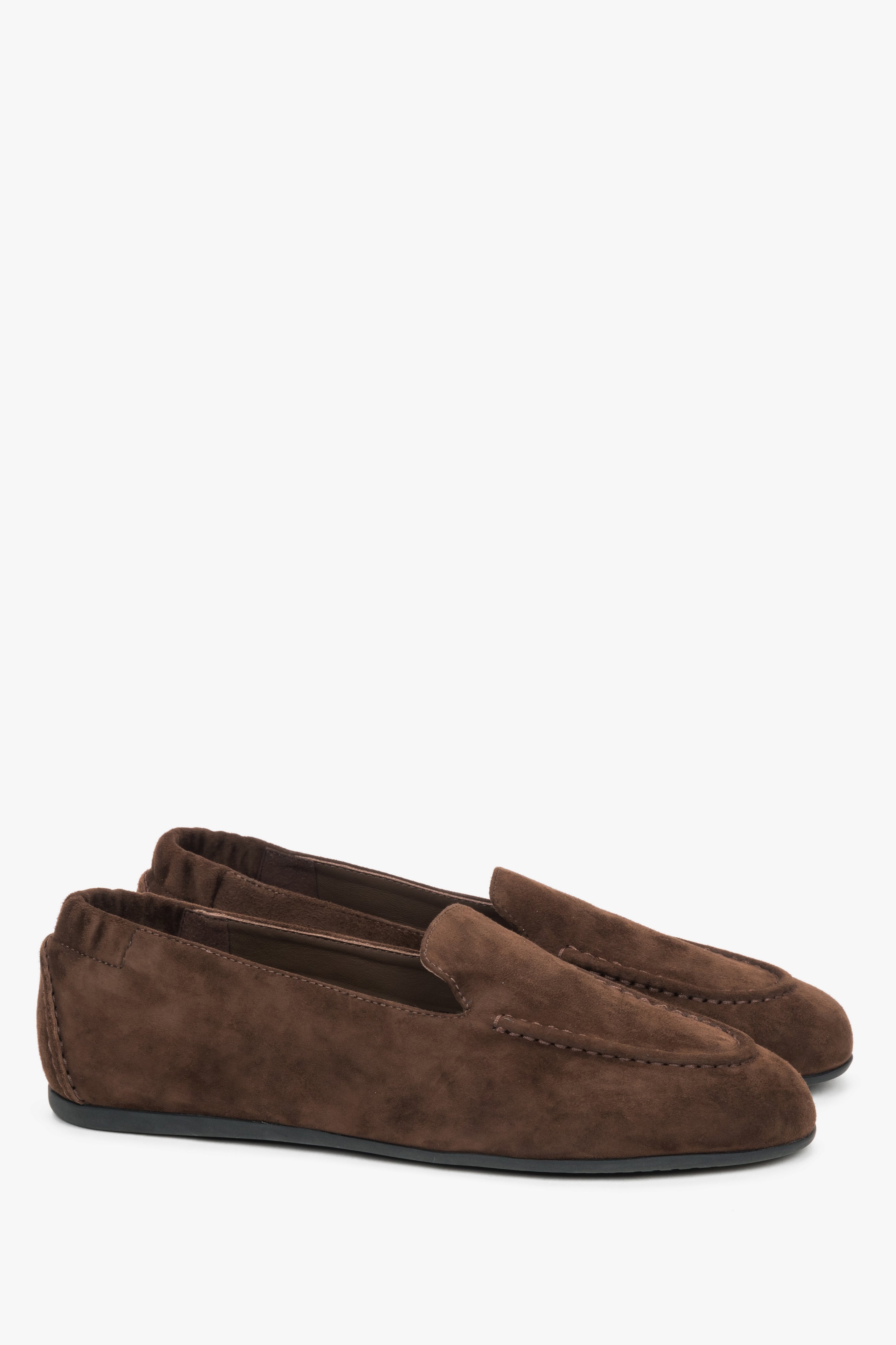 Elegant Estro women's barefoot-style moccasins crafted from dark brown velour.