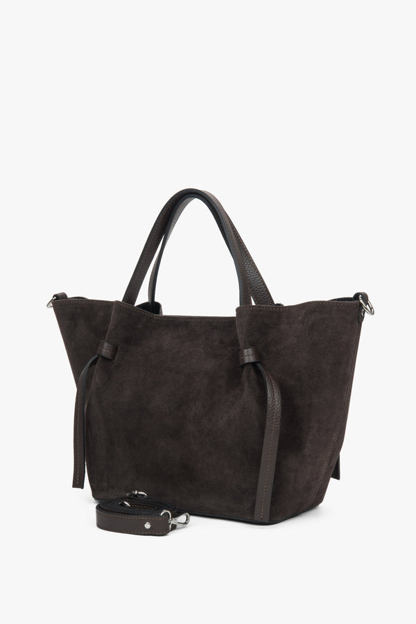 Dark brown boat bag crafted from soft, luxurious Italian premium velour, Estro ER00118158 – perfect for everyday use.