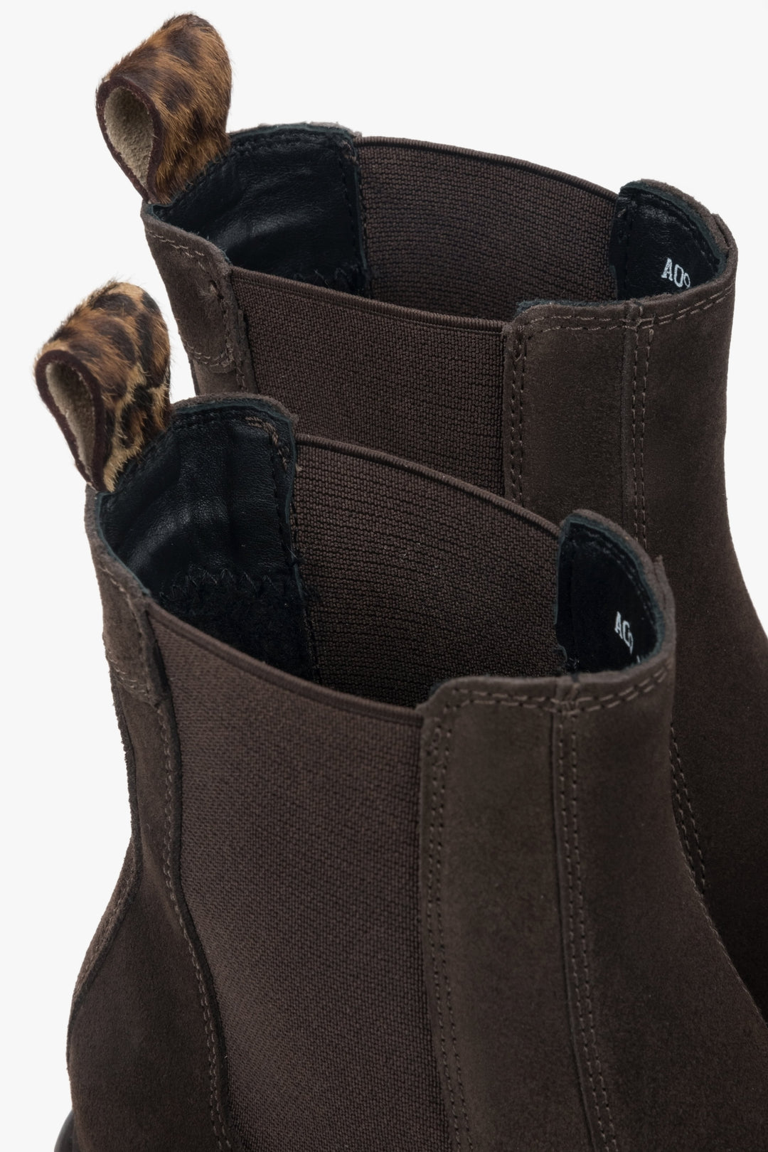 Women's dark brown high-top Chelsea boots made of Premium Italian Genuine Leather, Estro.

