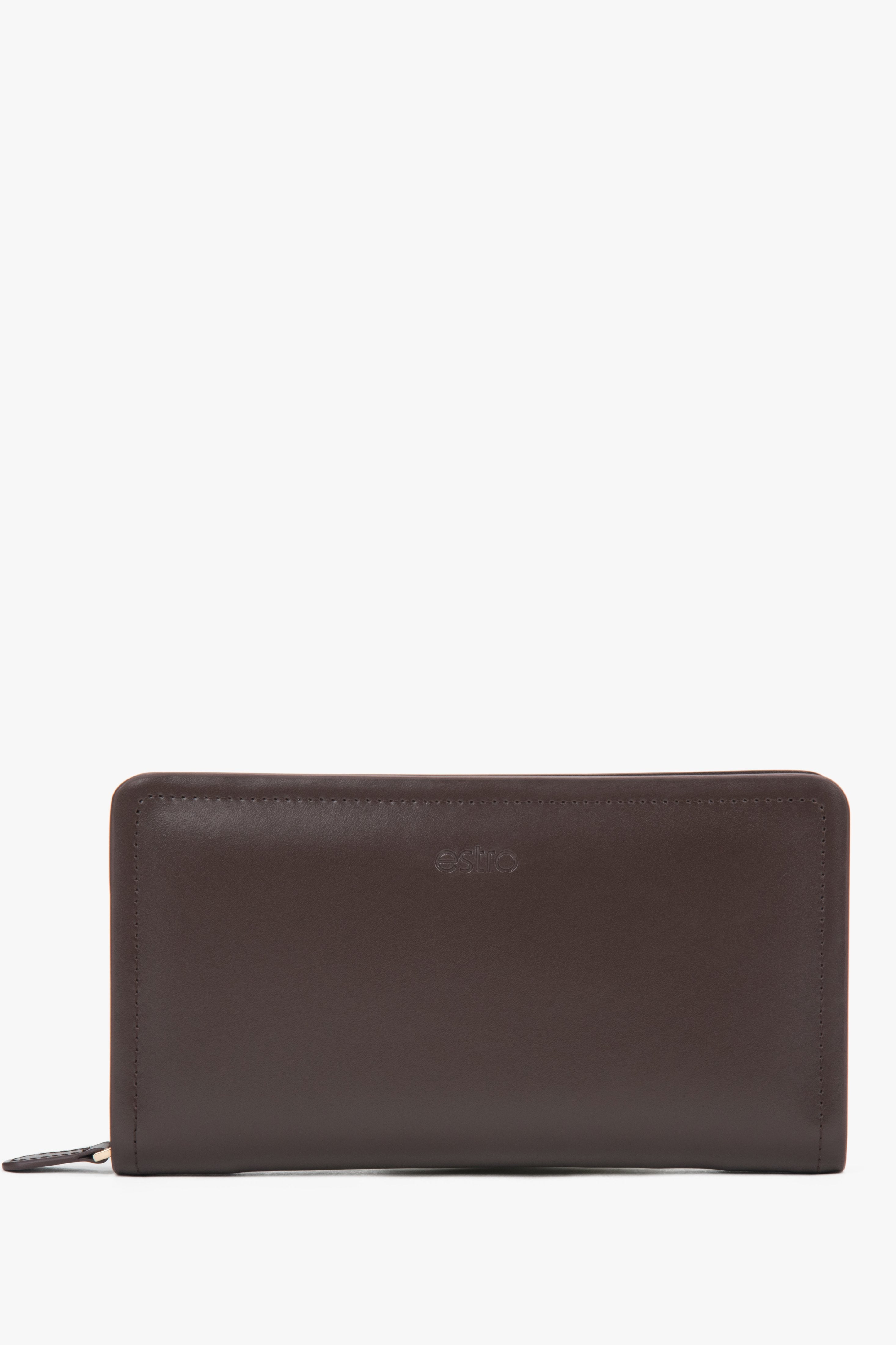 Side view of the wallet displaying its slim yet spacious structure and practical layout.