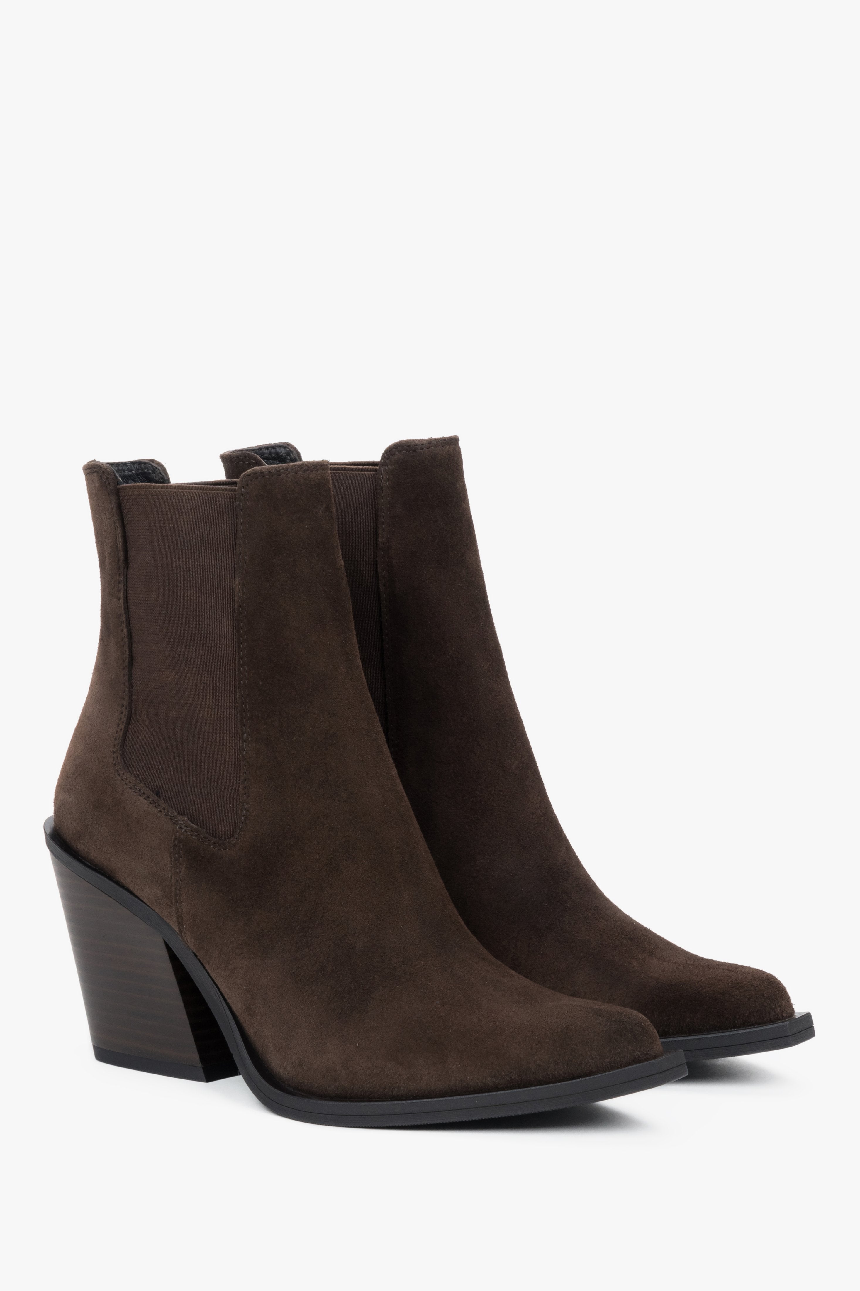 Women’s dark brown cowboy boots Estro made of premium Italian genuine velour combine a classic western silhouette with an elegant, modern finish.