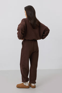 Dark brown fleece lounge set featuring hoodie and matching sweatpants, Estro.