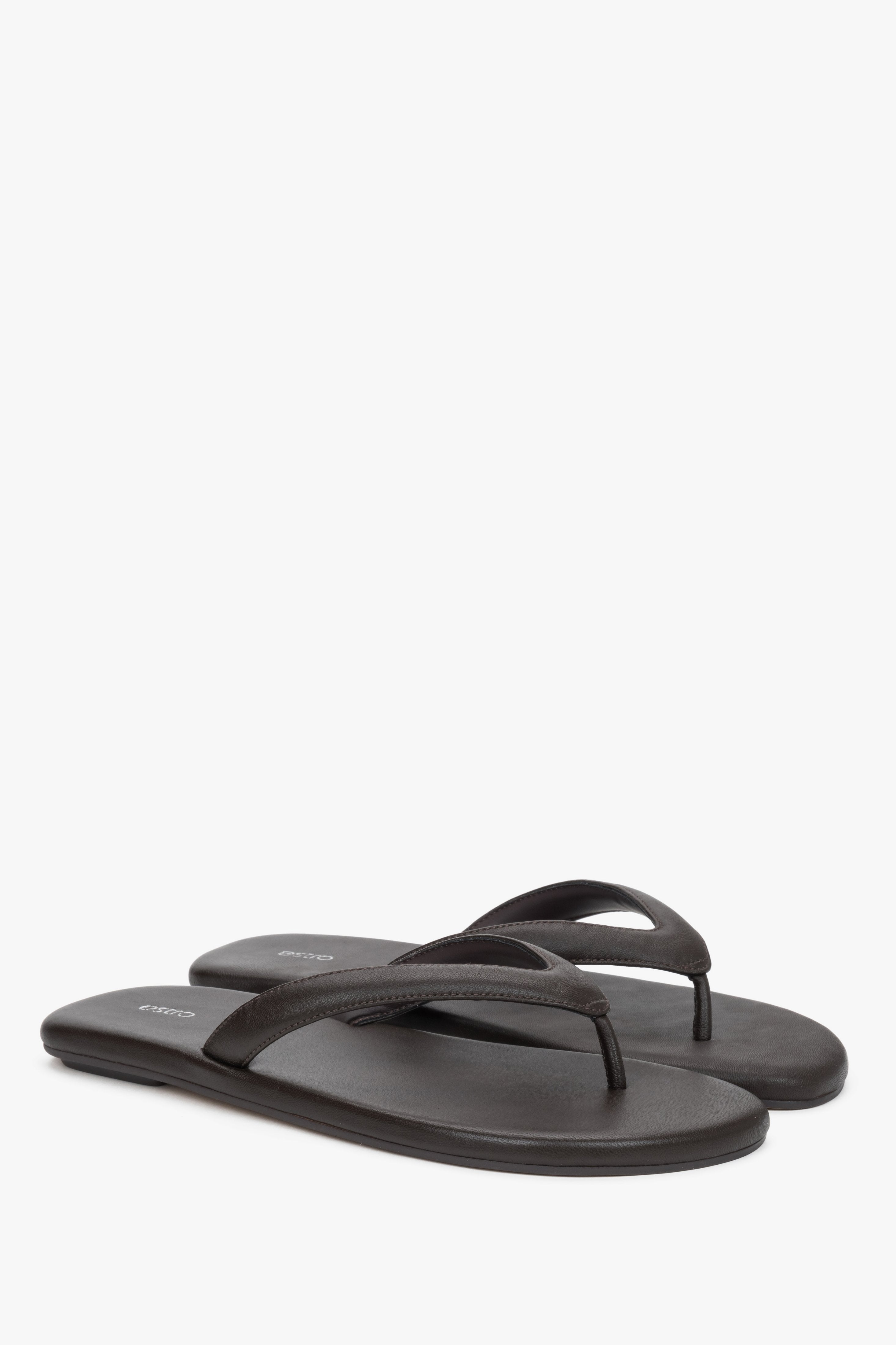 Women’s dark brown flip-flops made from soft genuine leather by Estro.