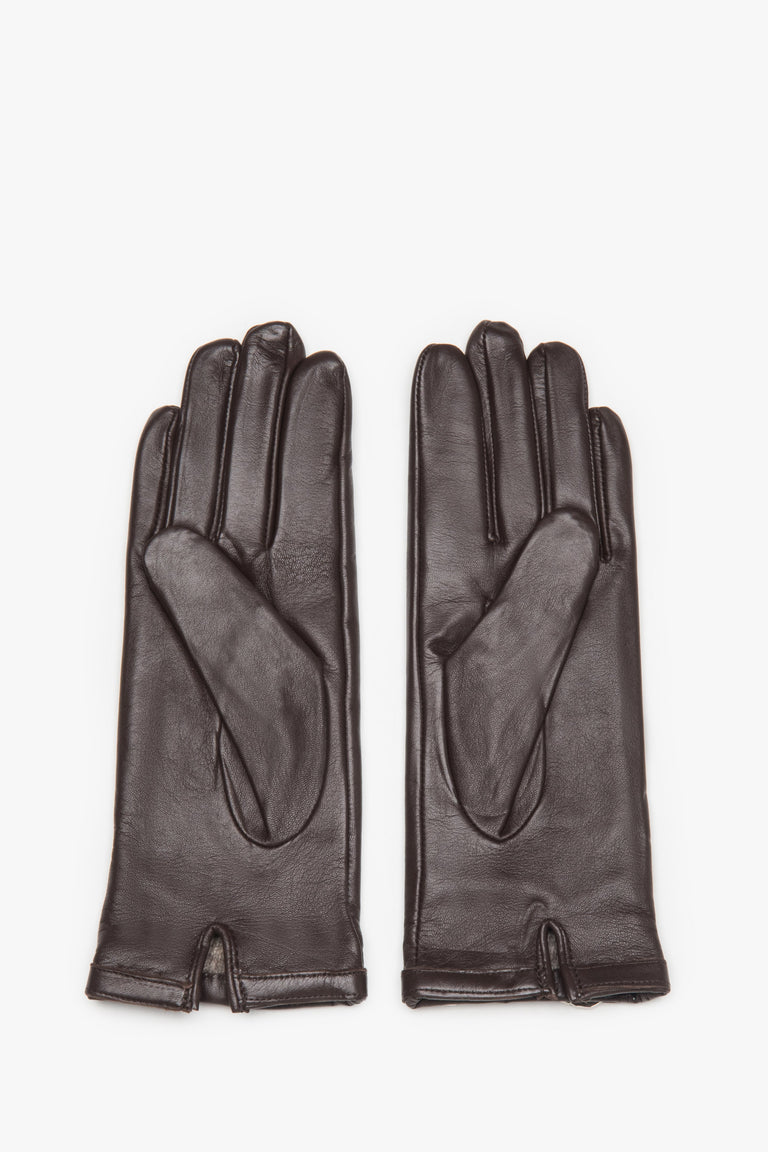 Made of genuine leather, women's dark brown gloves with decorative buckle Estro.