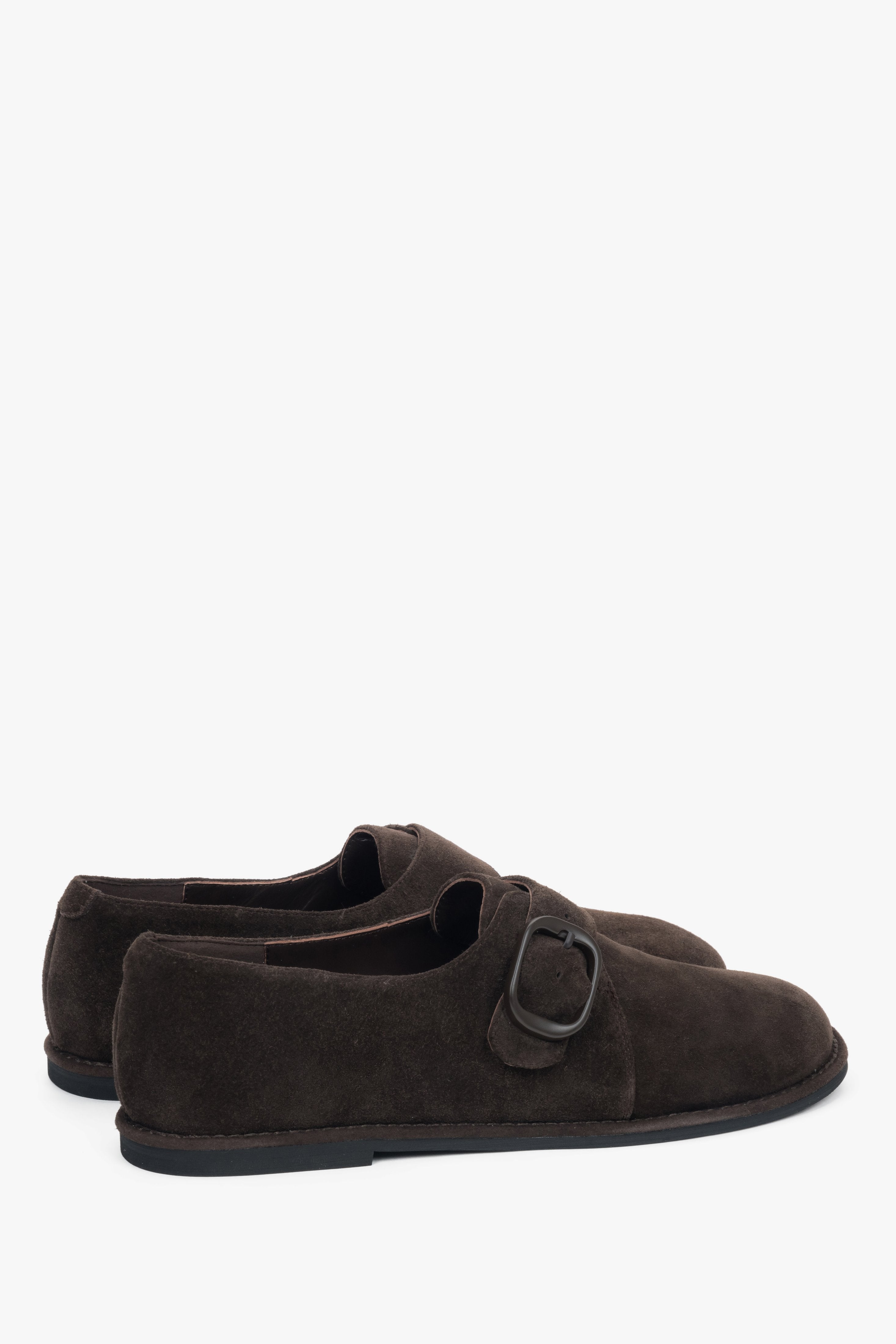 With a buckle fastening, dark brown women’s genuine velour shoes Estro.
