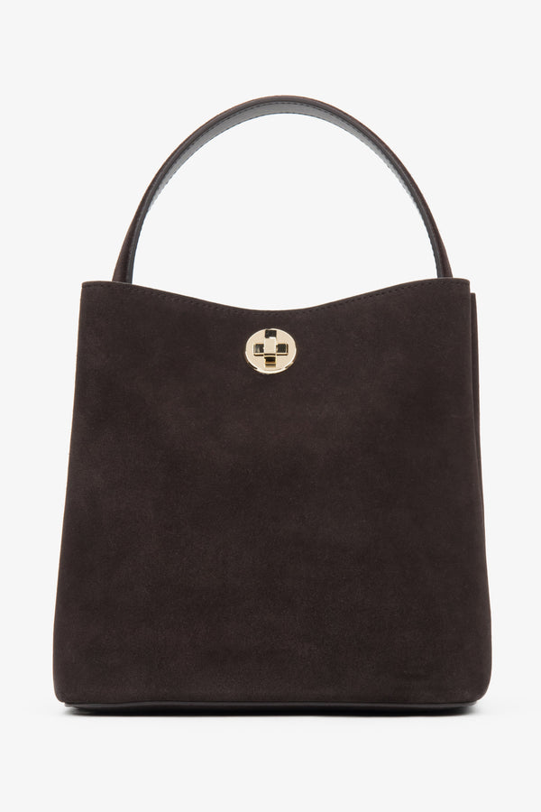 Estro dark brown women’s hand-held handbag made of natural velour.