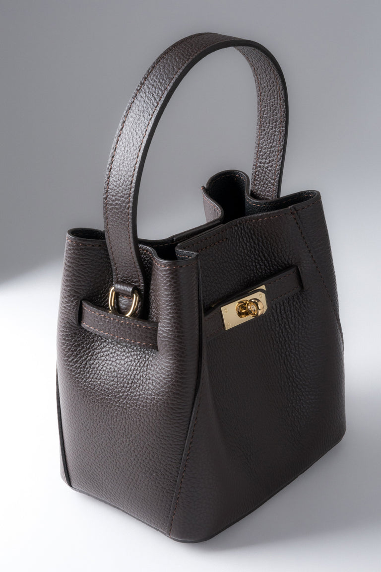 Women's Dark Brown Handy Satchel Handbag made of Premium Italian Genuine Leather Estro ER00120510.