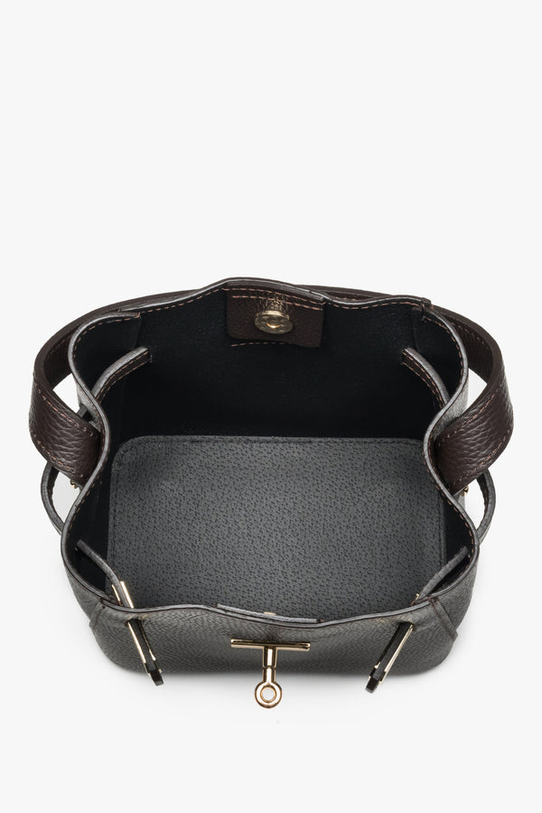 Handy women’s handbag in dark brown, satchel style, premium Italian leather.