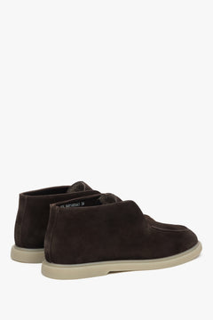 Stylish and comfortable women’s loafers by Estro in dark brown, set on a high sole and crafted from Italian suede leather.