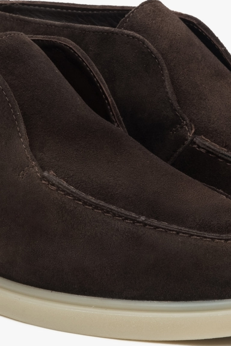 Dark brown platform loafers for women by Estro, made of luxurious genuine Italian suede.