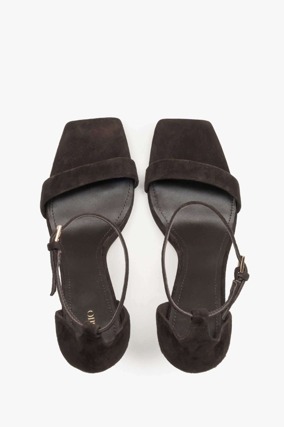 Soft insole made of genuine leather, ensuring hygiene and wearing comfort – top view.