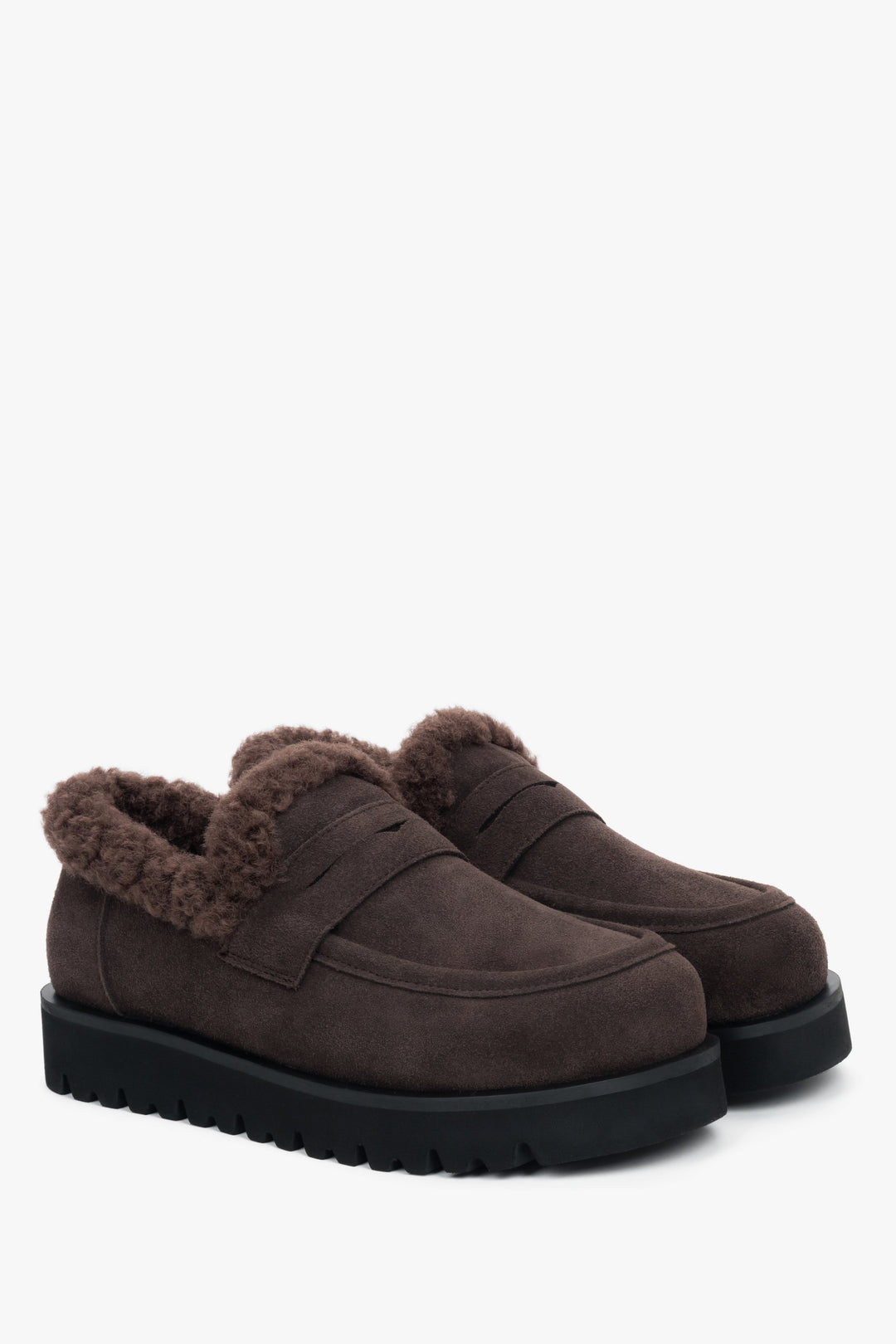 Dark brown women’s loafers in soft natural velour with plush fur lining for ultimate winter comfort.