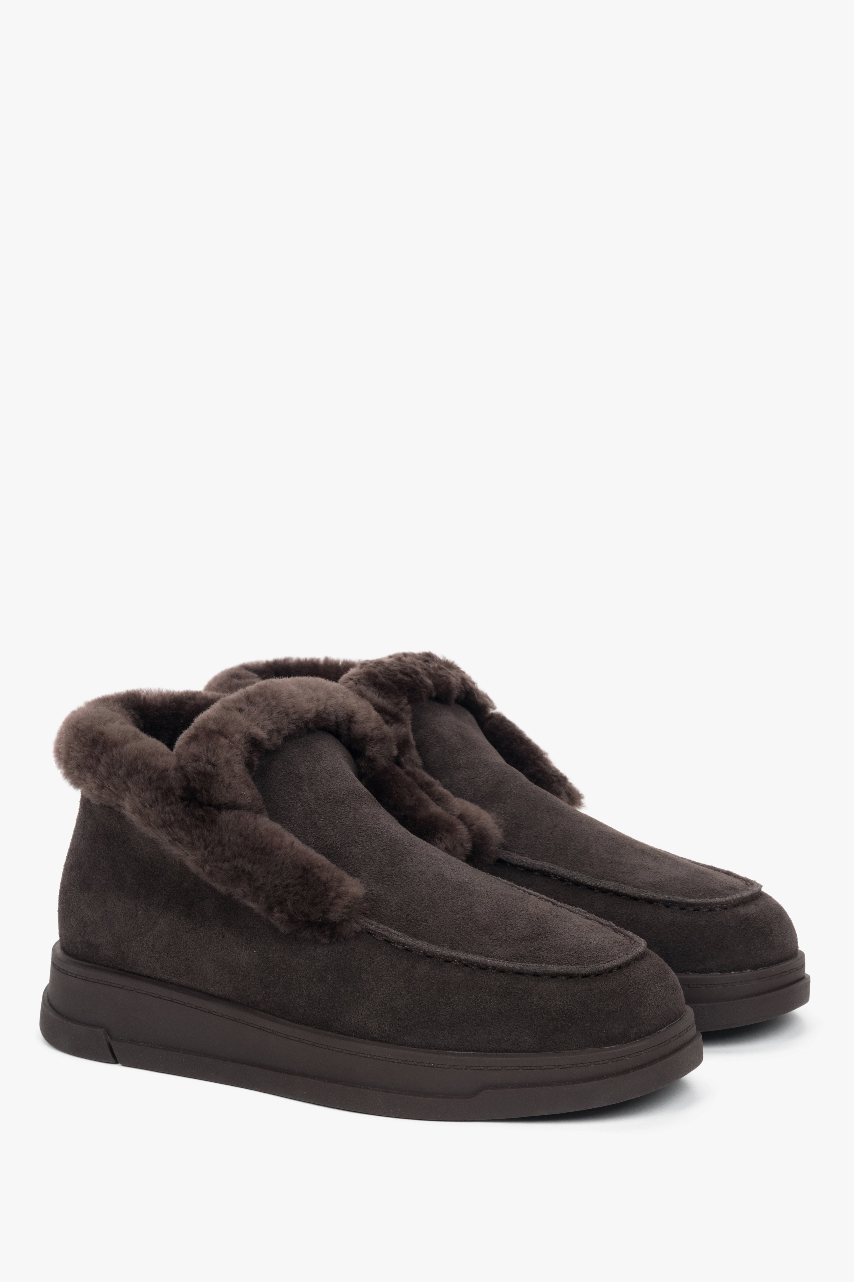 Women’s dark brown loafers made of natural velour with a soft, cozy fur lining.