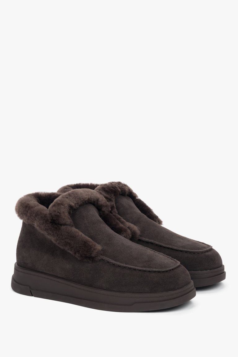 Women’s dark brown loafers made of natural velour with a soft, cozy fur lining.