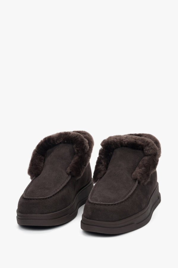 Elegant slip-on winter loafers in dark brown with a warm fur insole.