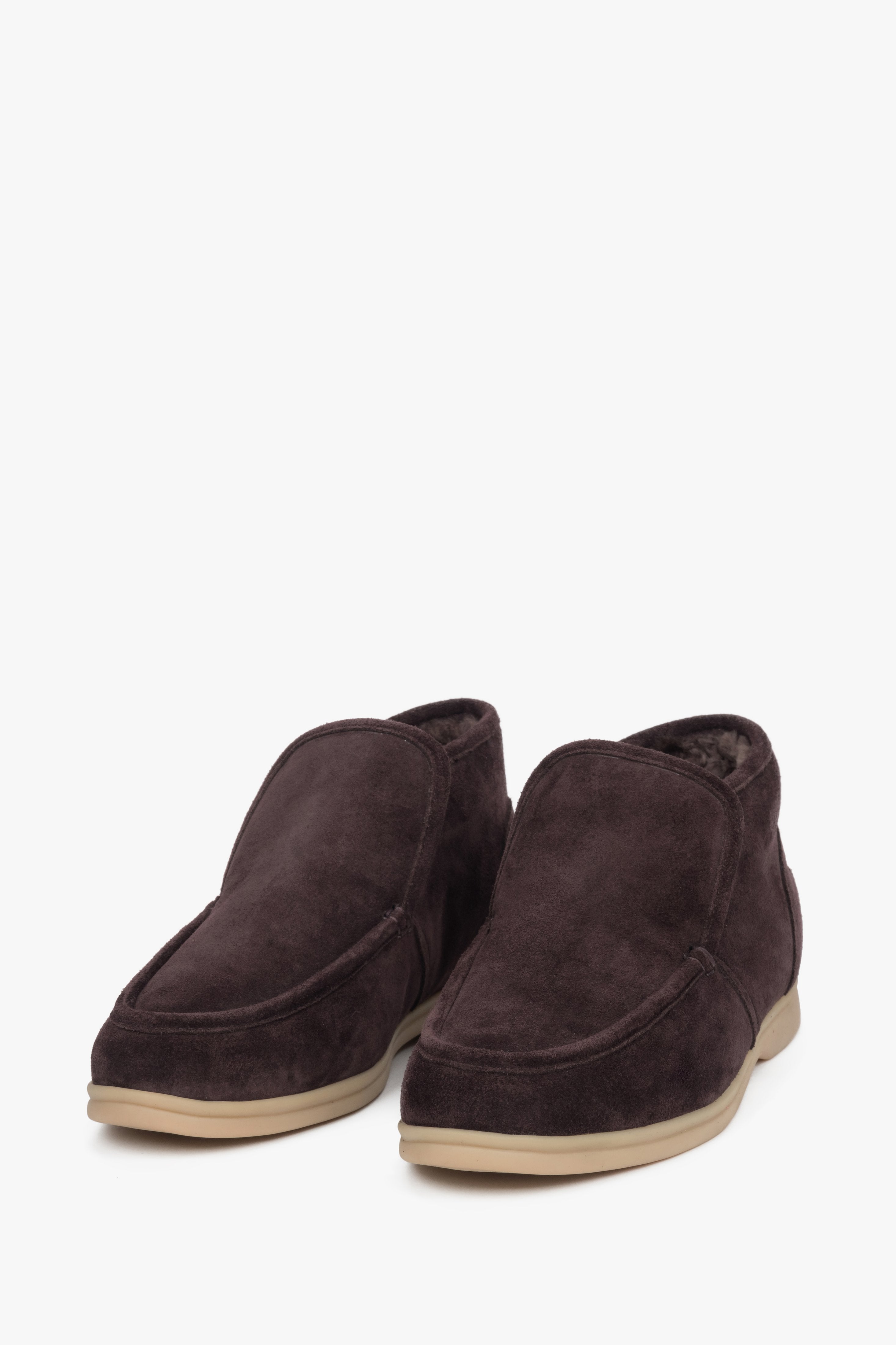 Elegant dark brown velour loafers with flannel lining for extra warmth and comfort.