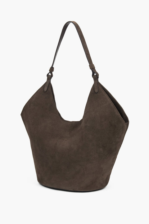 Dark brown hobo bag made from soft, premium Italian velour, featuring a relaxed silhouette and elegant magnetic closure for everyday style.