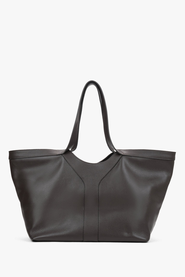 Dark brown women’s shopper bag Estro, made of Italian premium genuine leather.