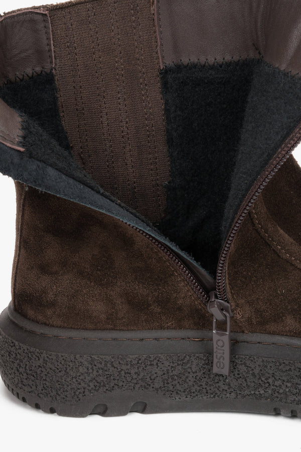 Women's dark brown velour ankle boots Estro - close-up of texture and thick sole details.