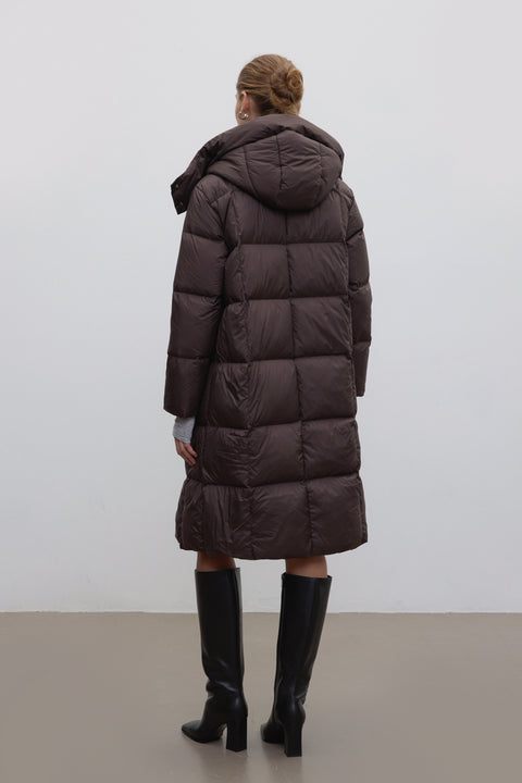 Women’s dark brown winter jacket by Estro with goose down filling, knee length.