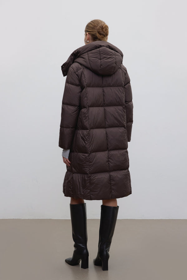 Women’s dark brown winter jacket by Estro with goose down filling, knee length.