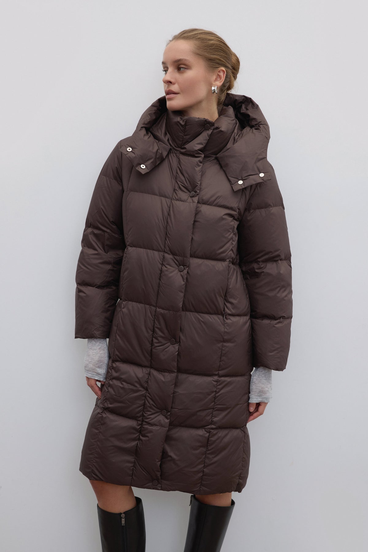 Women’s winter jacket, dark brown, knee length, with goose down filling, Estro.