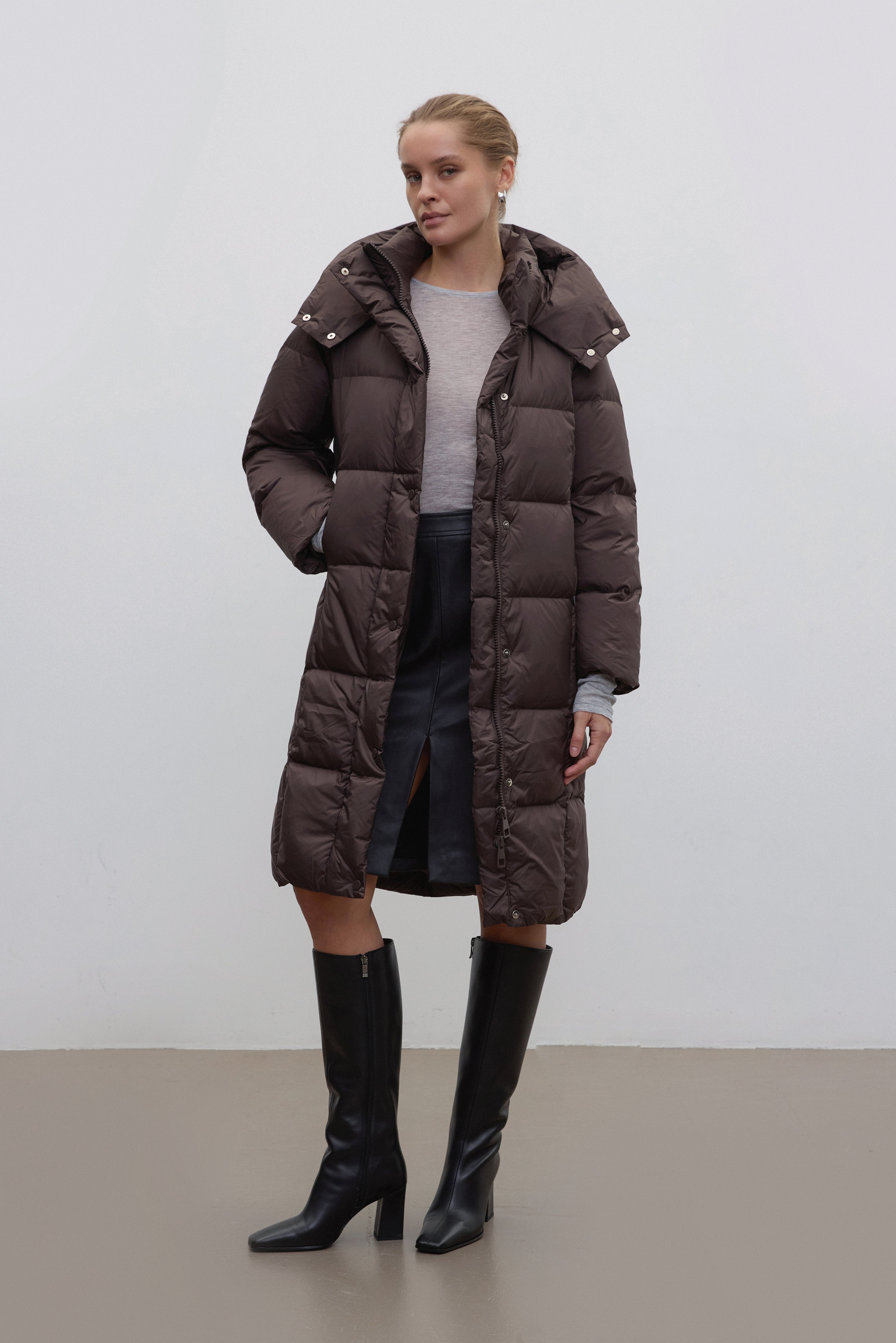 Dark brown Estro women’s winter jacket with goose down filling, knee length.