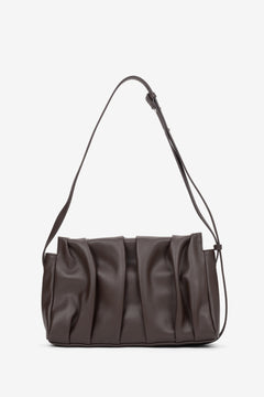 Women's dark brown genuine leather crossbody messenger bag featuring elegant vertical ruched detail, Estro.