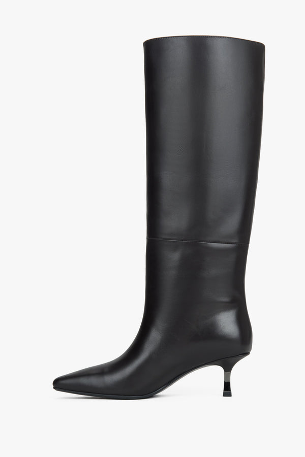 Women’s dark brown knee-high boots with an elastic shaft on a low funnel heel Estro.
