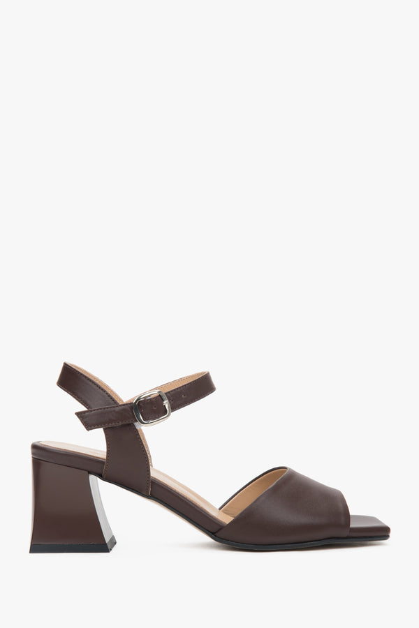 Women’s Dark Brown Leather Sandals with Stable Block Heel and Adjustable Buckle Estro ER00117665.