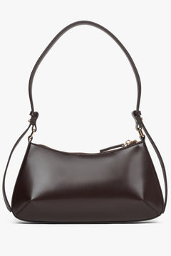 Women’s dark brown leather shoulder bag by Estro.