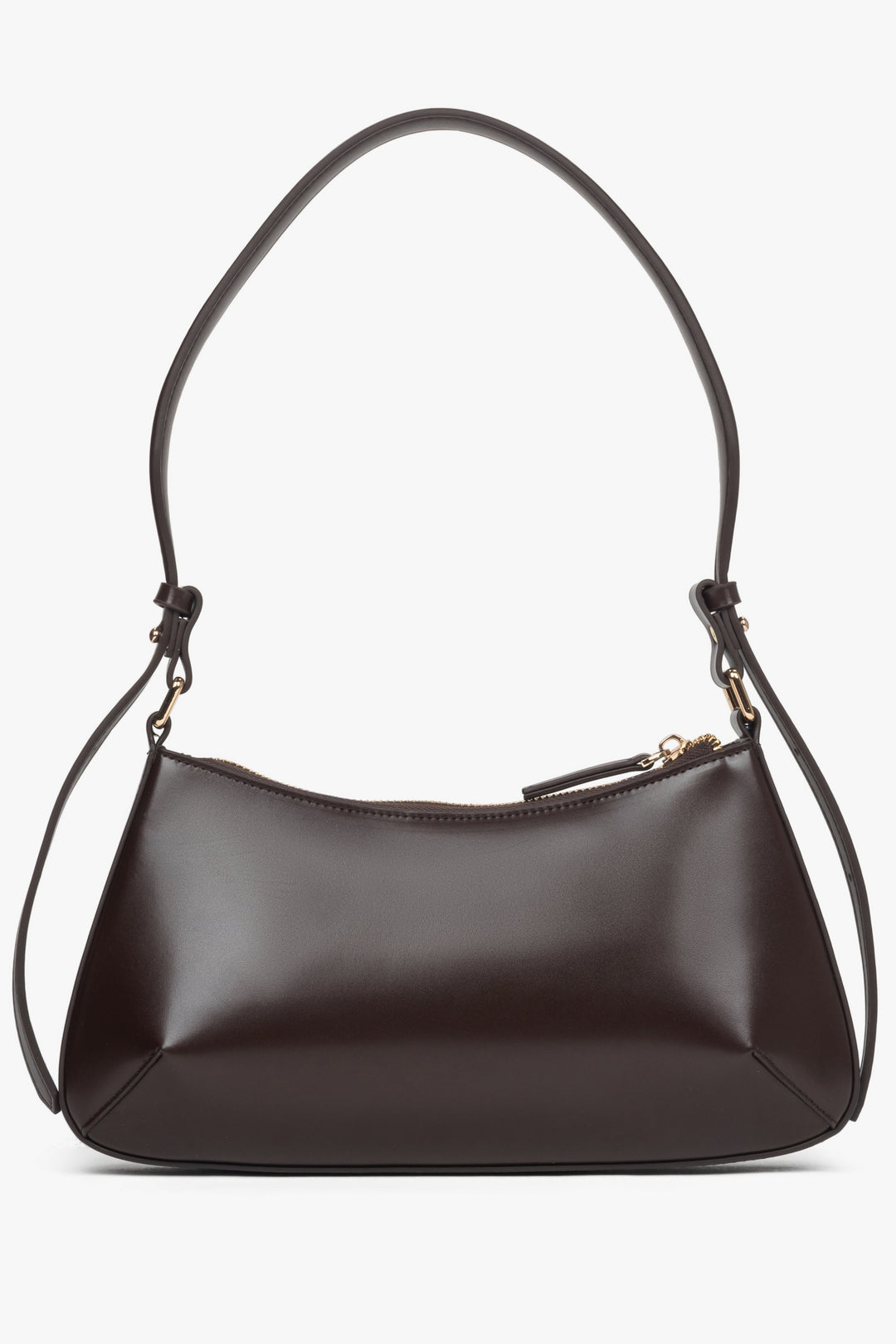 Women’s dark brown leather shoulder bag by Estro.