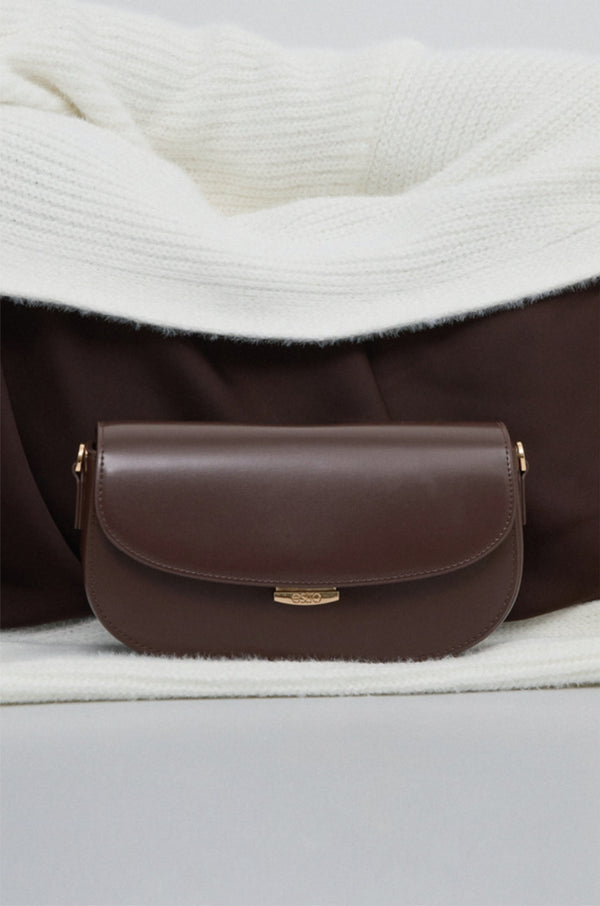 Women's Dark Brown Genuine Leather Shoulder Bag in Saddle Shape Estro ER00117258.