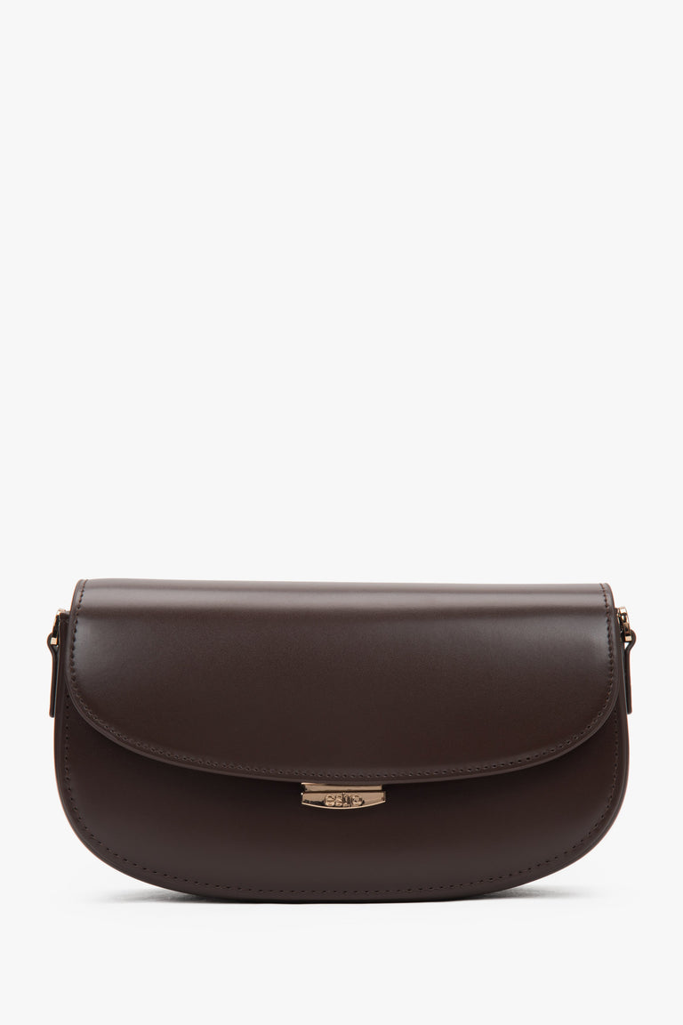 Dark brown women's saddle shoulder bag made of genuine leather.