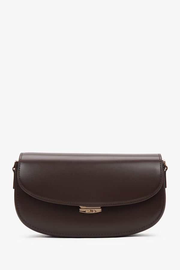 Dark brown women's saddle shoulder bag made of genuine leather.